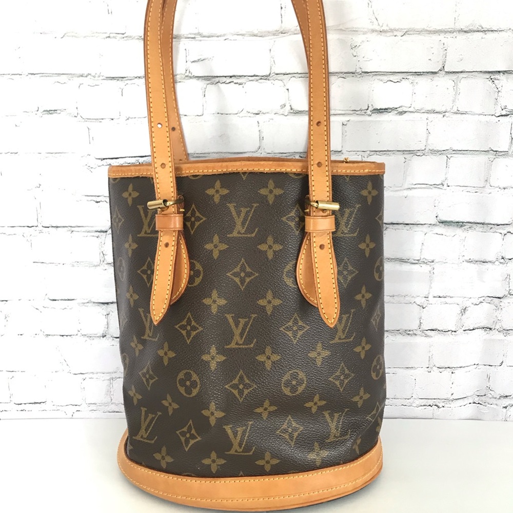 🎇FLASH SALE🎇 Authentic Louis Vuitton Bucket PM